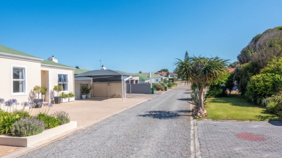 To Let 2 Bedroom Property for Rent in Middedorp Western Cape